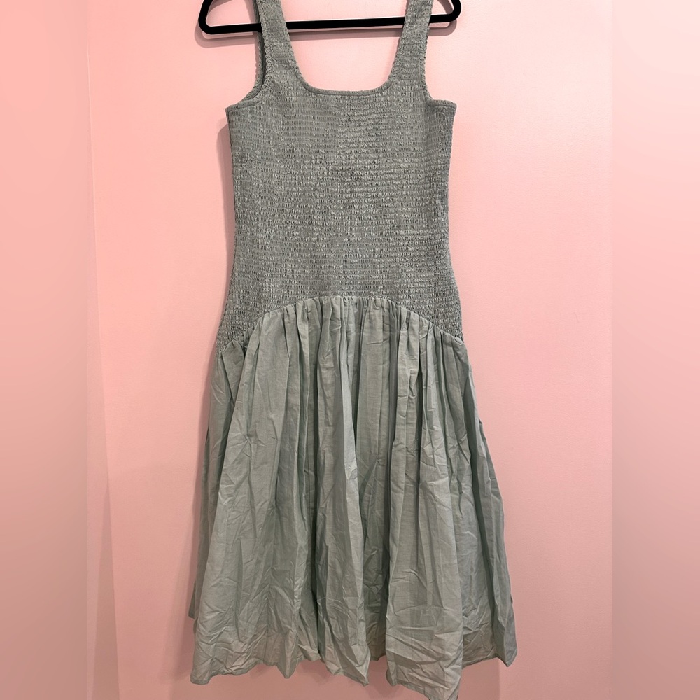 ✨ NWT Hutch Green Smocked Drop-Waist Midi Dress ✨ - Picture 3 of 11